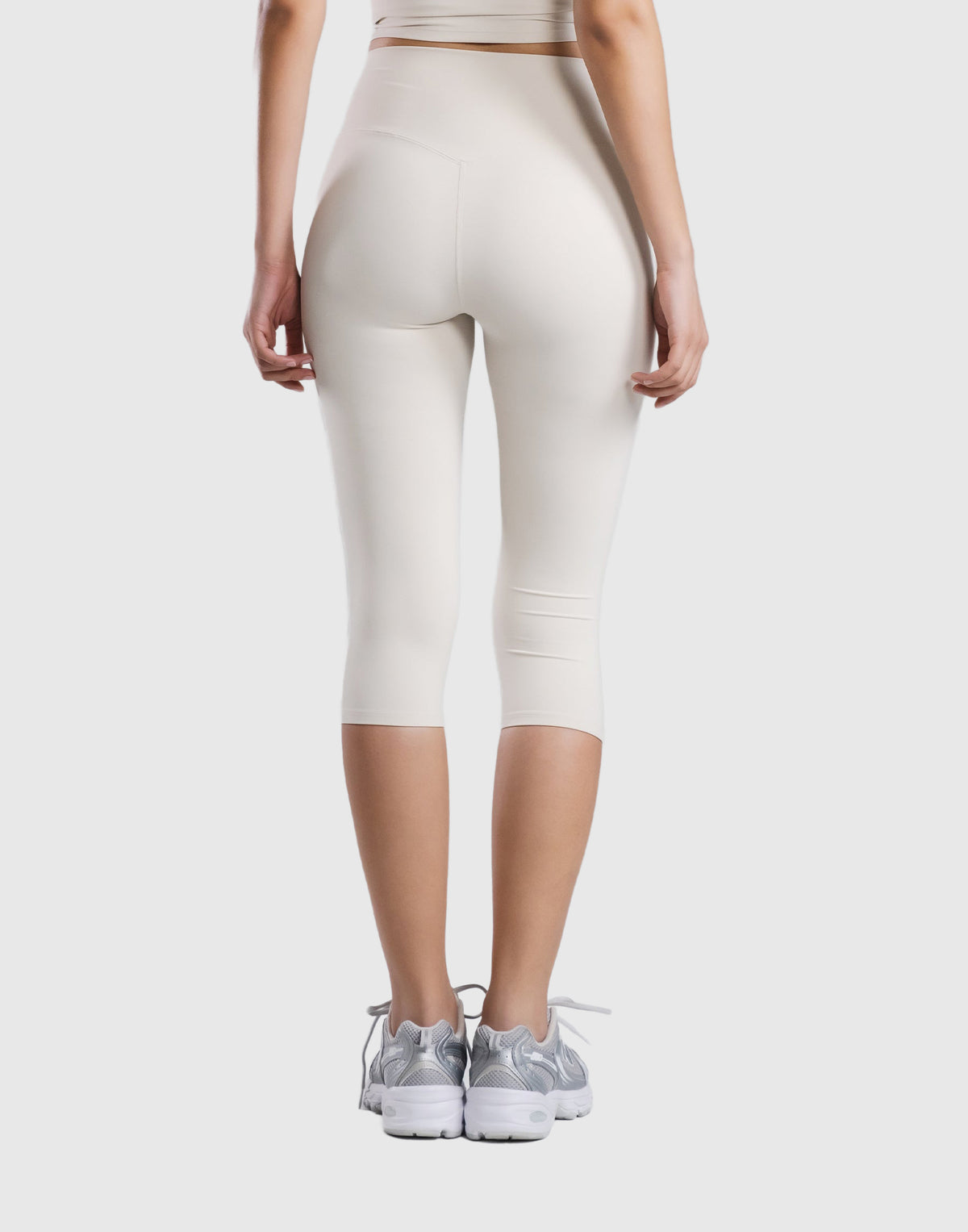 LÝFT Logo Capri Leggings - Ivory