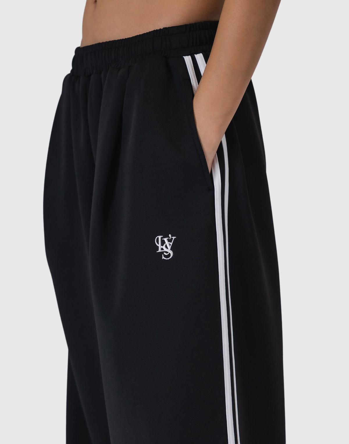 Two Line Slit Wide Pants - Black