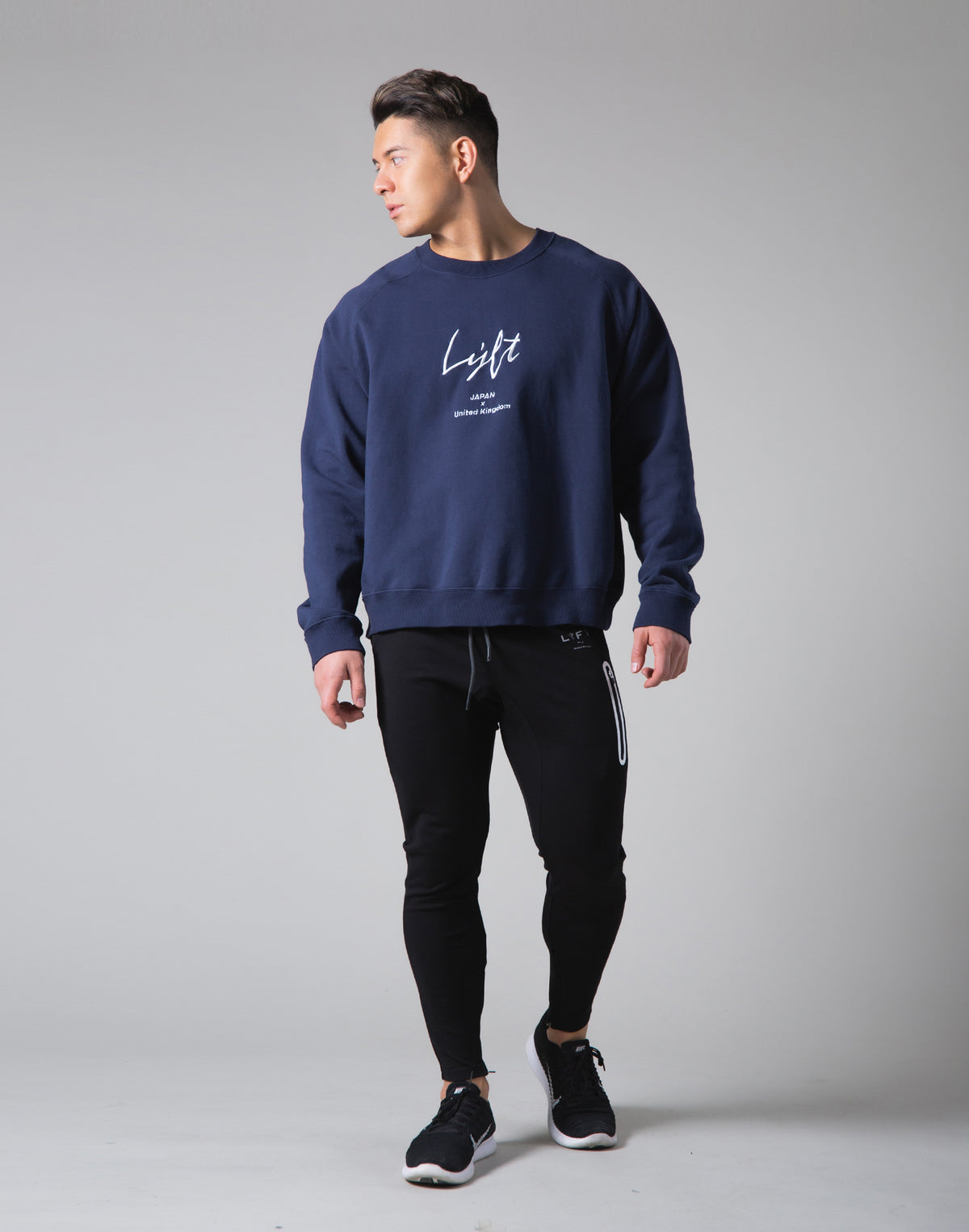 <transcy>Script Logo 2Way Stretch Oversize Crewneck --Navy</transcy>