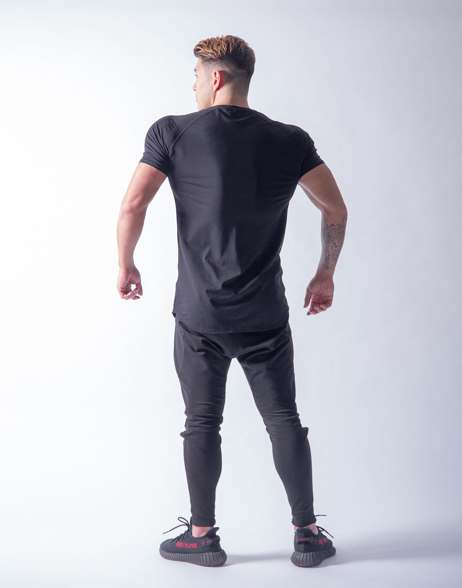 LYFT Slim Fit T-Shirt - Black – LÝFT