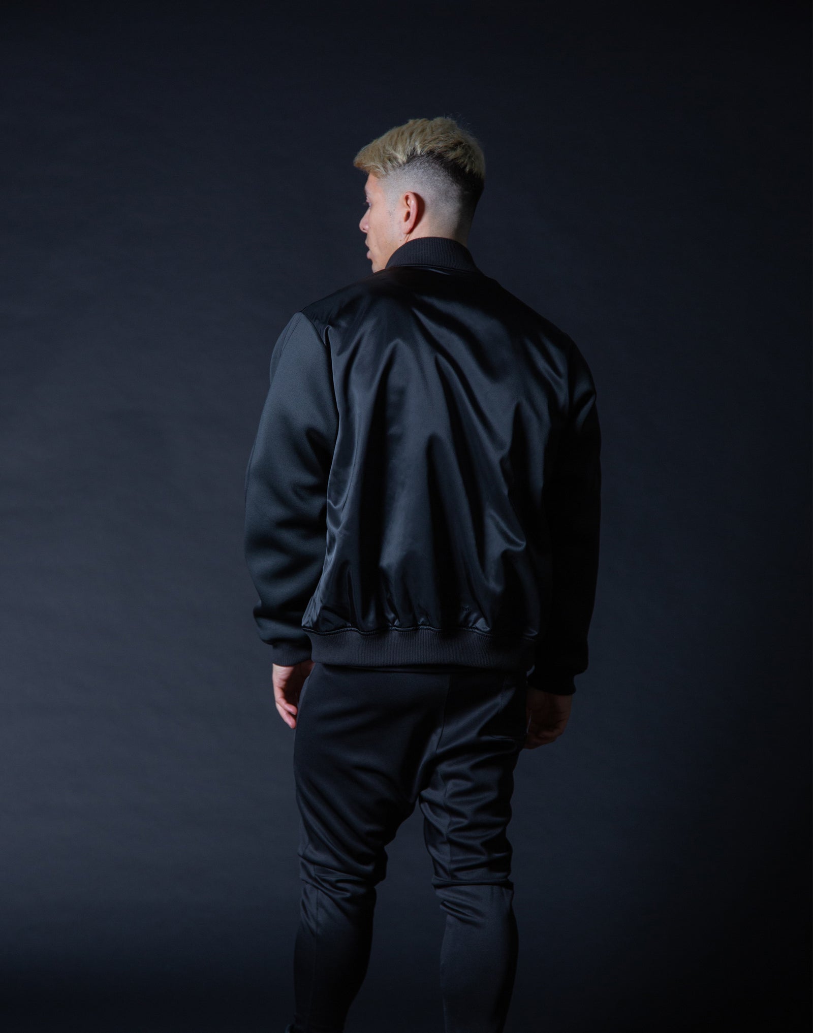LYFT-リフト【トレーニングウェア】- LÝFT Arm Stretch Bomber jacket