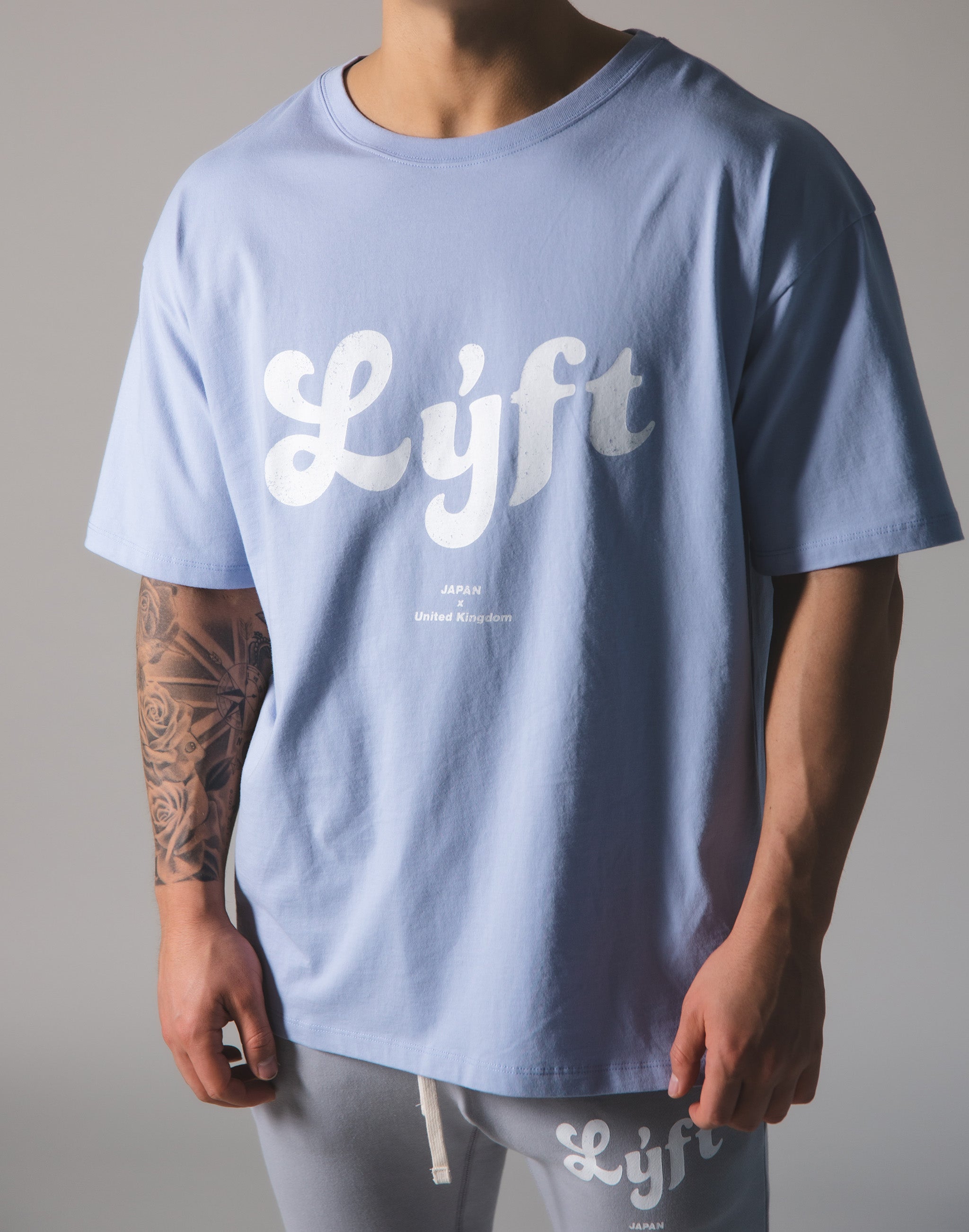 LÝFT Logo Big T-Shirt V.2 - L.Blue 送料込 LÝFT Old Logo Big T-shirt - L.Blue
