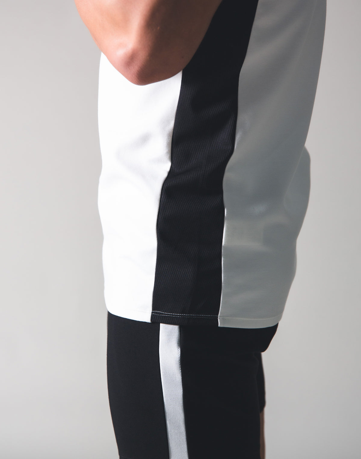 Stretch and Mesh Standard Fit Tanktop - White