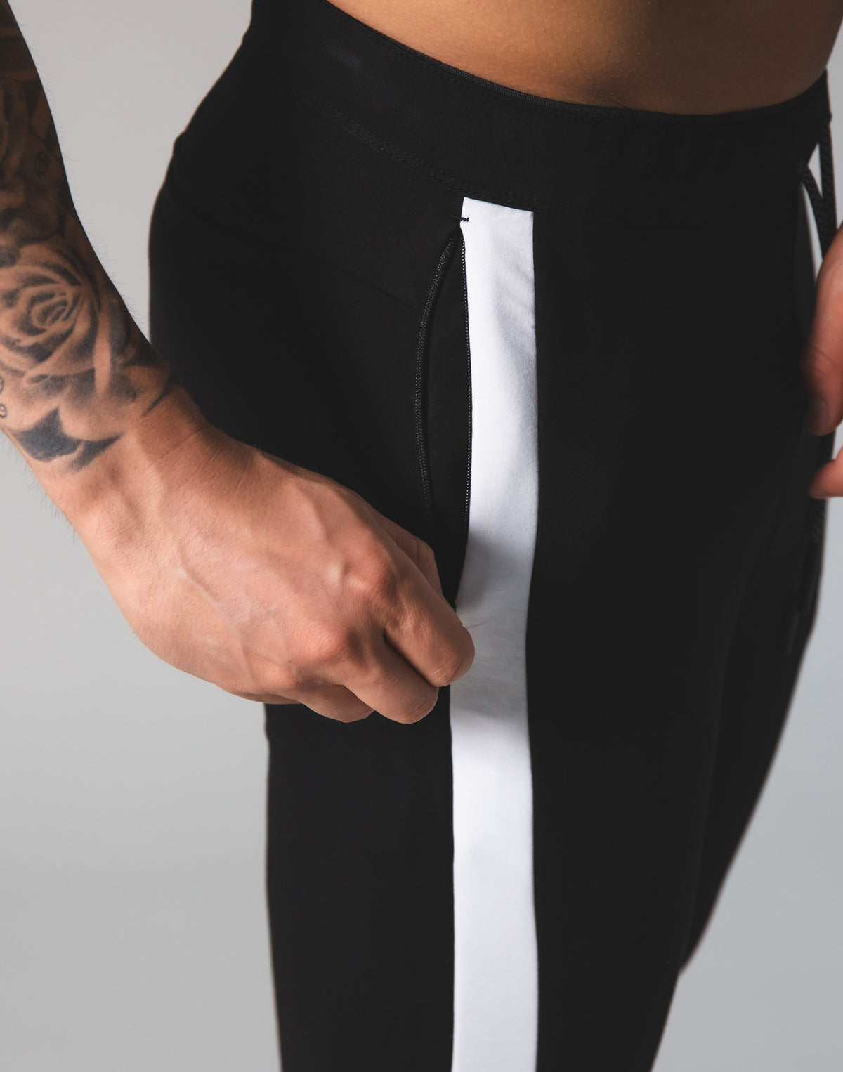 2Way Stretch One Line pants 2 - Black