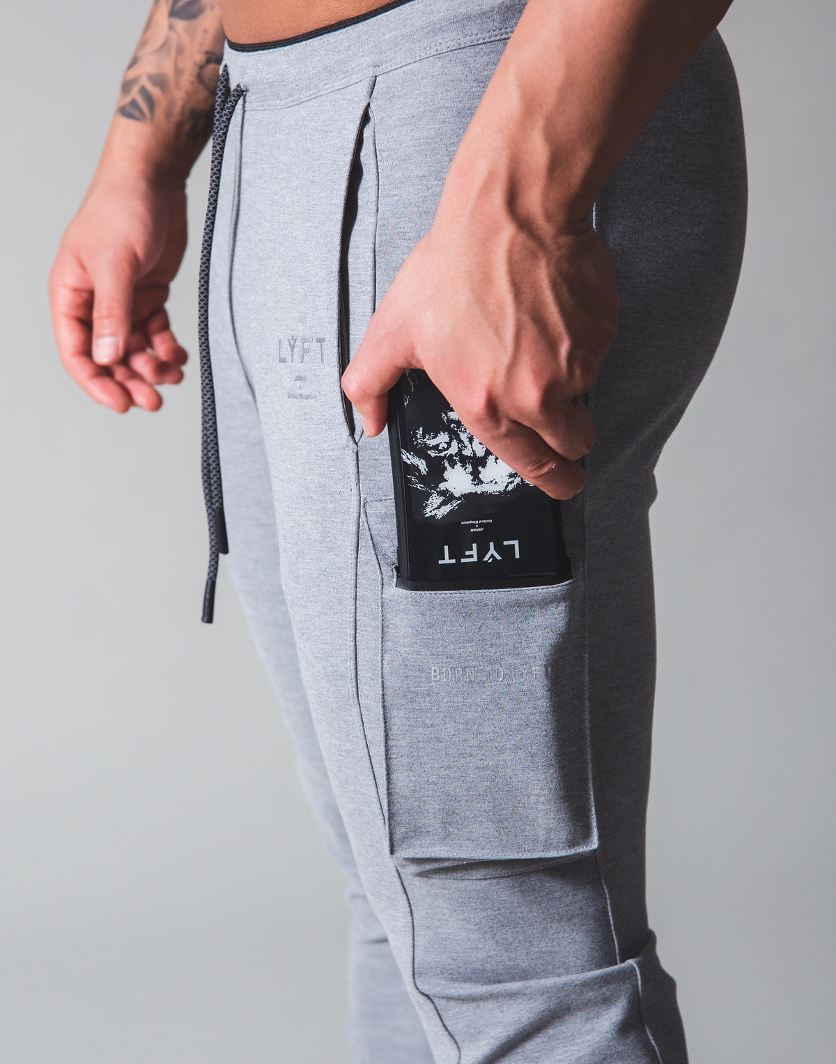 LÝFT Stretch Side Cargo Pocket Pants - Grey
