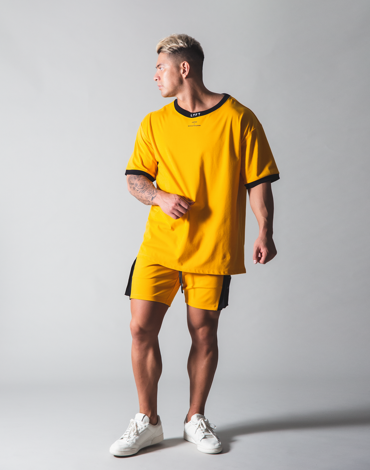 LÝFT Neck Logo Big T-shirt- Yellow