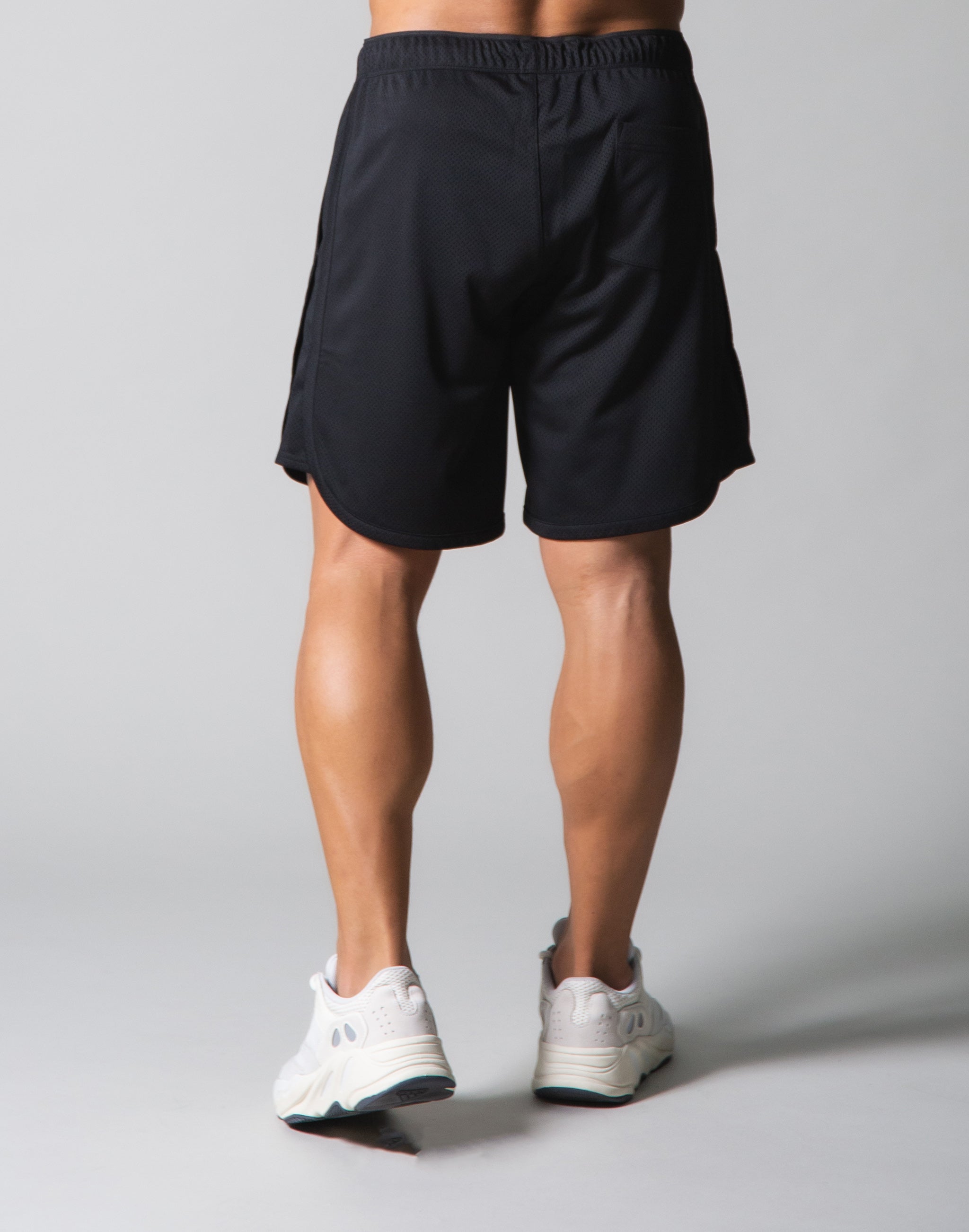 LYFT Wide Mesh Shorts - Black – LÝFT