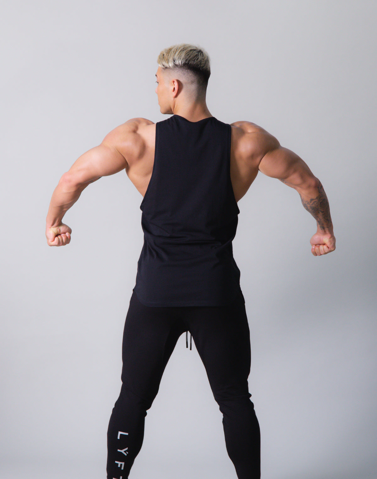 LÝFT Flag Athletic Fit Tanktop - Black