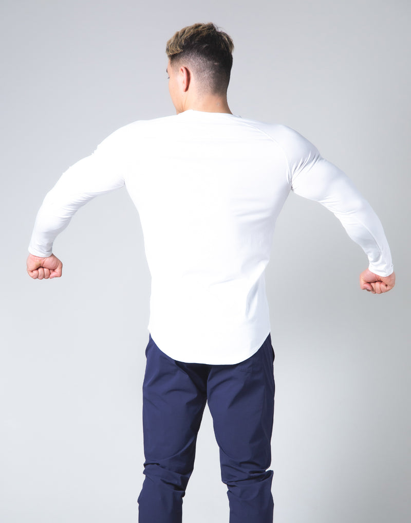 <transcy>LÝFT Logo Slim Fit Long Sleeve T-Shirt --White</transcy>