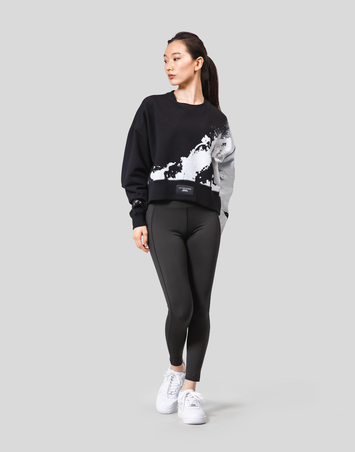 Splash Cropped Crewneck Sweatshirt - Black