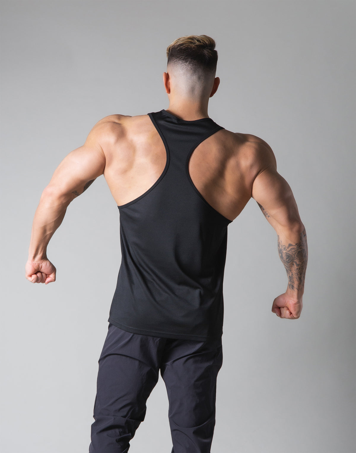 <transcy>Back Mesh Stretch Training Tanktop --Black</transcy>