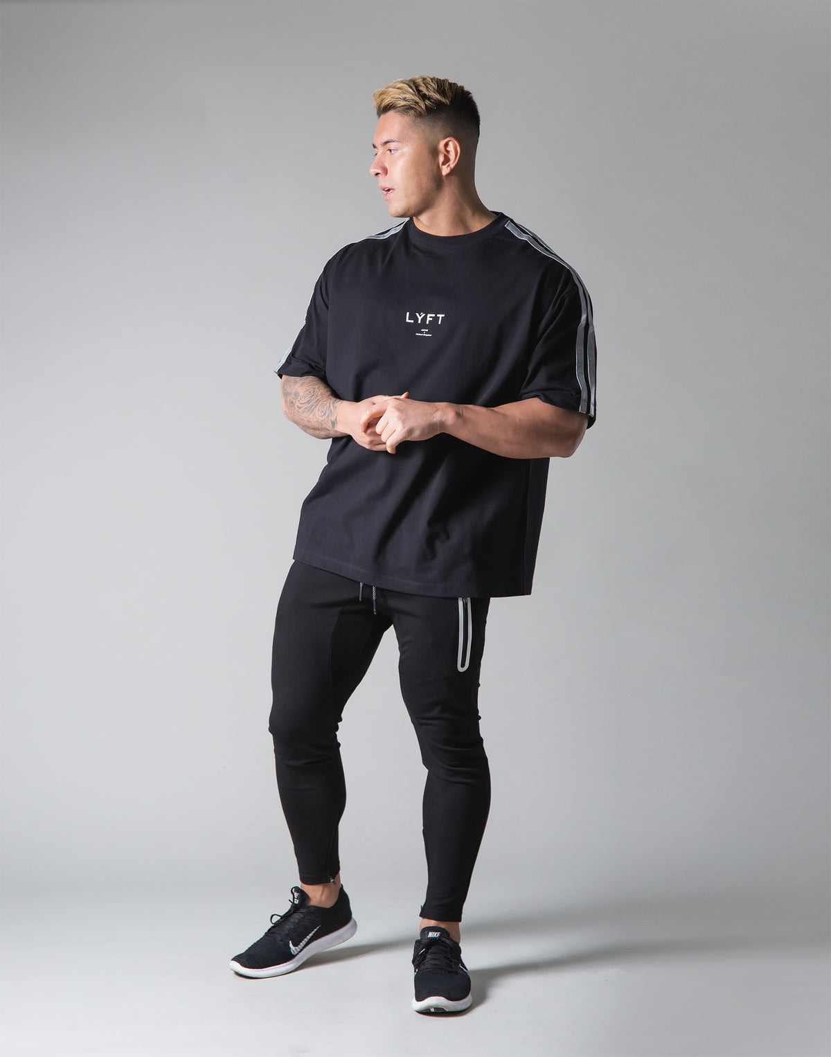 <transcy>2 Line Big T-Shirt --Black "Wide Body"</transcy>