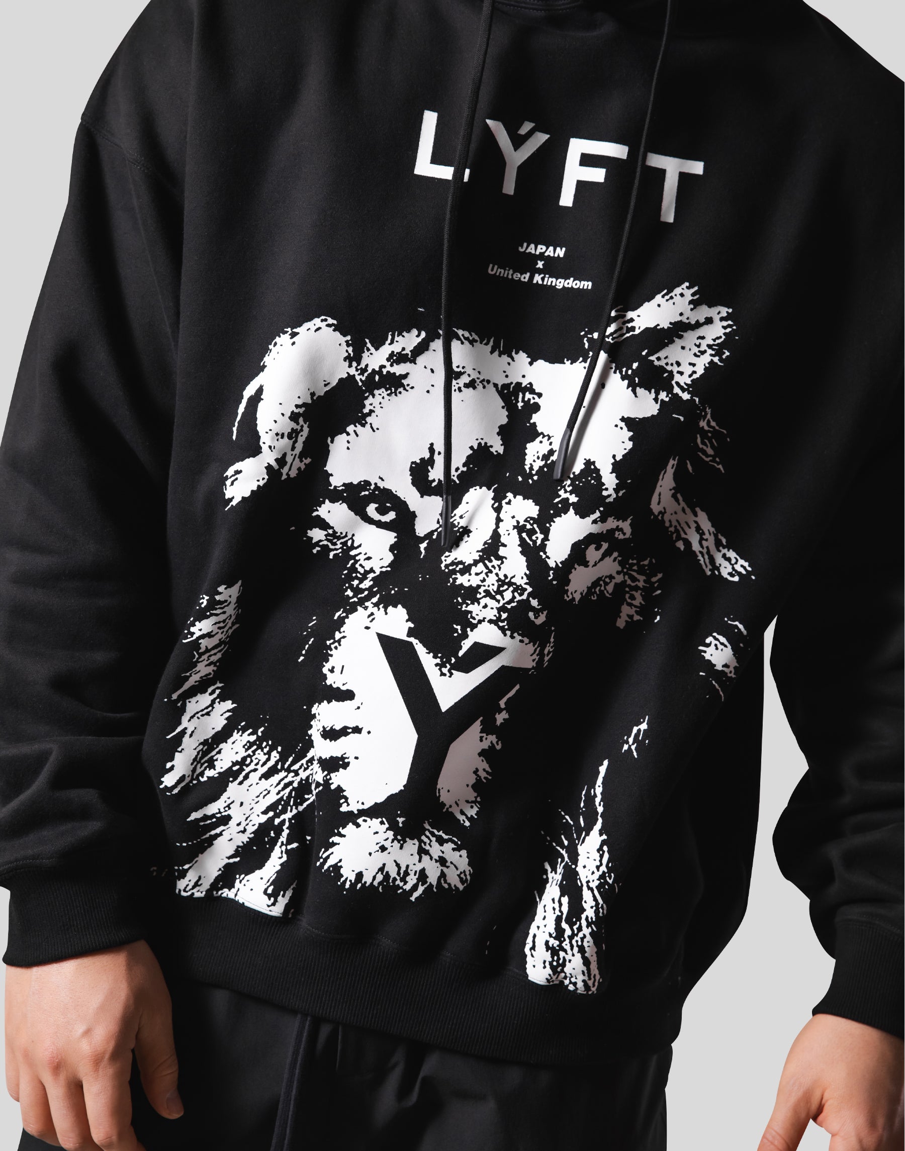 LYFT ライオン　パーカー Lion Pullover Hoodie - Black – LÝFT